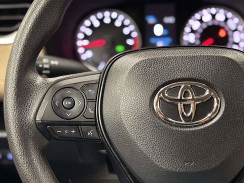 Used 2022 Toyota RAV4 XLE AWD/4WD image 31