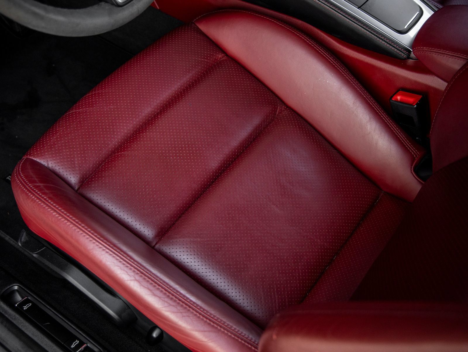 Certified 2019 Porsche 718 Cayman RWD image 22