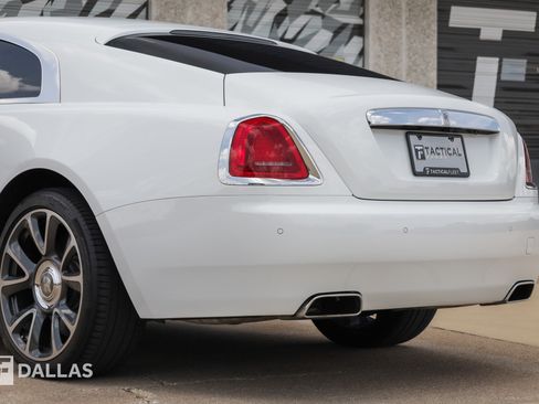 Used 2019 Rolls-Royce Wraith RWD image 12