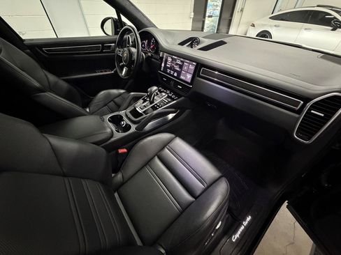 Used 2021 Porsche Cayenne Turbo AWD/4WD image 20