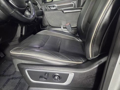 Used 2019 RAM 1500 Laramie AWD/4WD image 13
