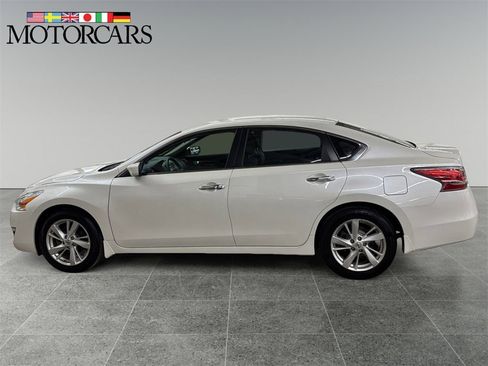 Used 2014 Nissan Altima 2.5 SV image 6