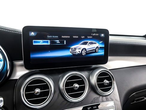 Used 2023 Mercedes-Benz GLC 300 4MATIC Coupe image 21