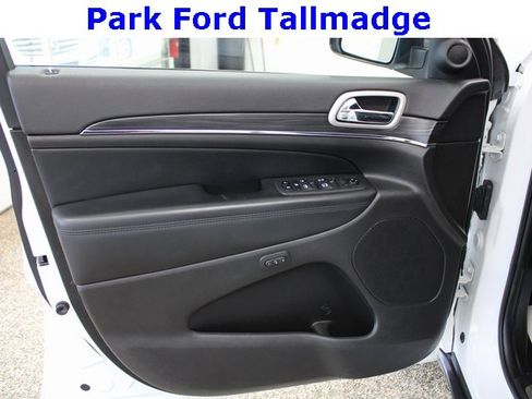 Used 2020 Jeep Grand Cherokee Limited image 11