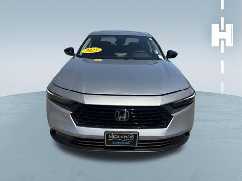 Used 2025 Honda Accord SE image 2