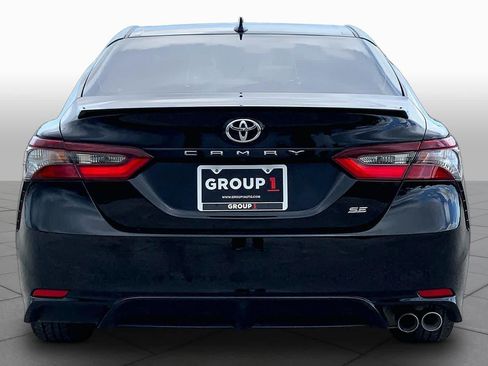 Used 2021 Toyota Camry SE FWD image 5