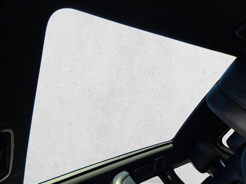 Used 2018 Land Rover Range Rover Sport SE image 16