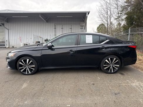 Used 2021 Nissan Altima 2.5 SR w/ SR Premium Package image 8