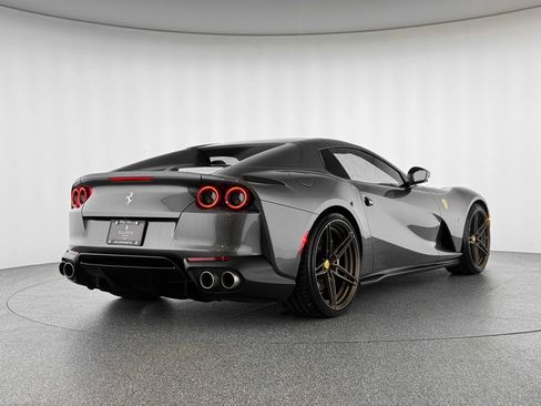 Used 2021 Ferrari 812 GTS image 6