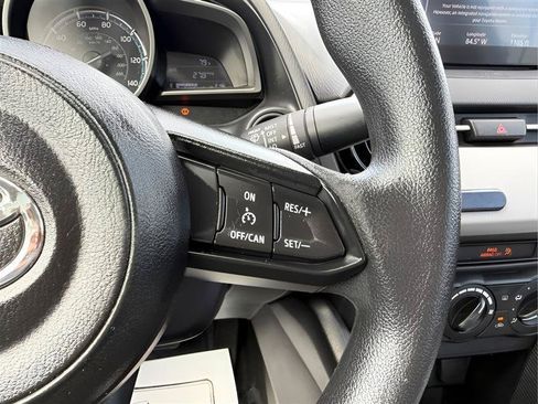 Used 2020 Toyota Yaris L FWD image 37