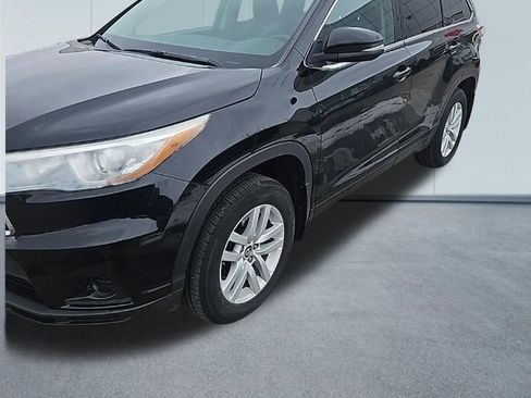 Used 2016 Toyota Highlander LE AWD/4WD image 6