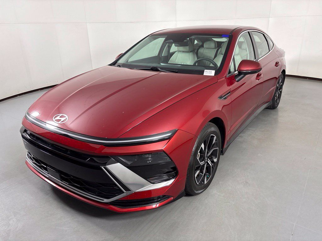 Used 2025 Hyundai Sonata SEL FWD image 4