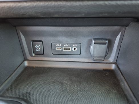 Used 2024 Nissan Sentra SV FWD image 32