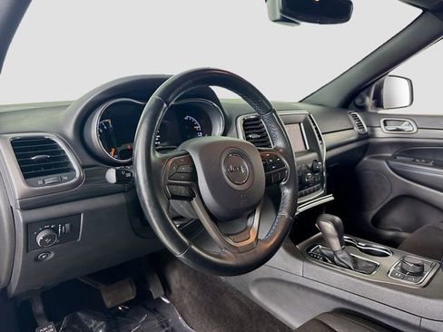 Used 2019 Jeep Grand Cherokee Laredo image 9