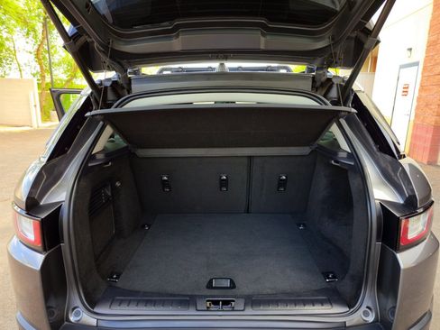 Used 2017 Land Rover Range Rover Evoque SE image 28