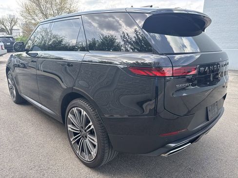 Used 2024 Land Rover Range Rover Sport SE AWD/4WD image 3