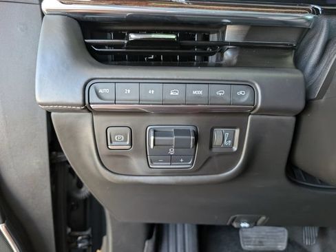 Used 2022 Cadillac Escalade ESV Sport Platinum AWD/4WD image 11