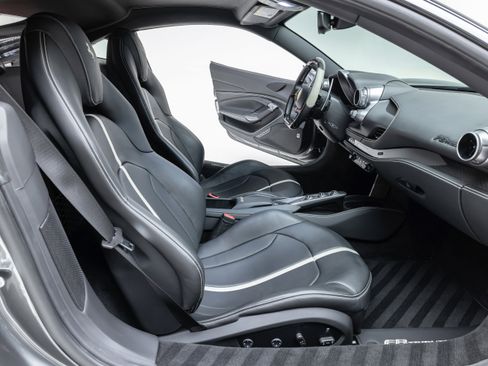 Used 2021 Ferrari F8 Tributo image 76