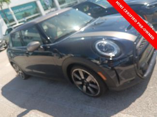 Used 2022 MINI Cooper S image 1