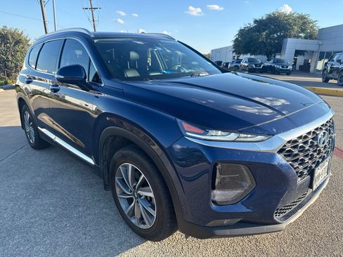 Used 2020 Hyundai Santa Fe SEL w/ Convenience + Premium Package FWD image 2