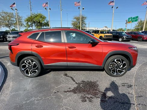 Used 2024 Chevrolet Trax RS w/ Sunroof Package image 5