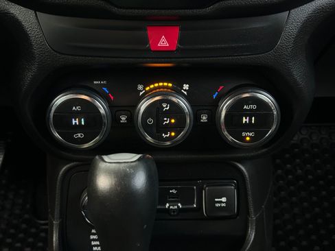 Used 2017 Jeep Renegade Trailhawk image 20