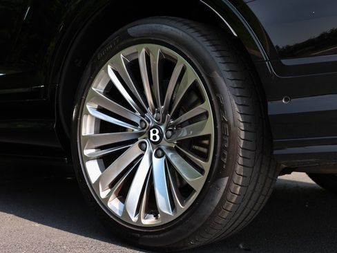 Used 2023 Bentley Bentayga Speed image 13