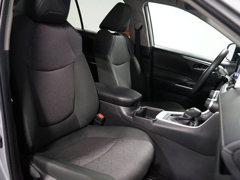 Used 2024 Toyota RAV4 XLE FWD image 31