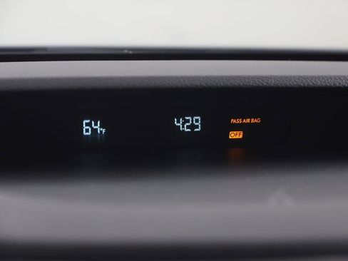 Used 2011 Subaru Outback 2.5i Limited w/ PWR Moonroof Pkg image 27