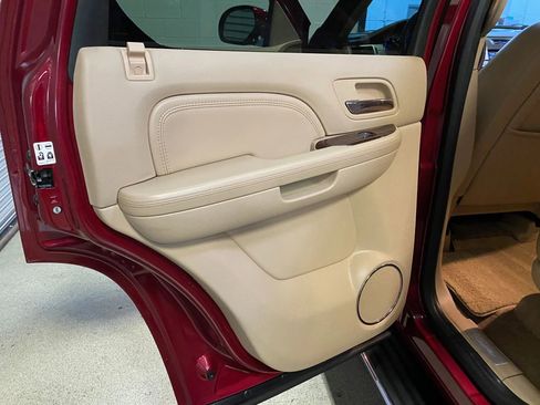 Used 2009 Cadillac Escalade AWD image 40