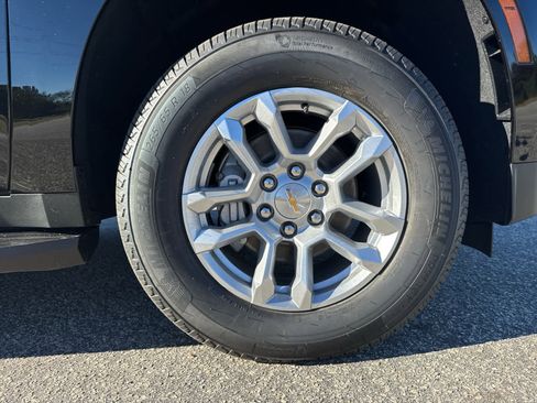 New 2026 Chevrolet Suburban LS image 34