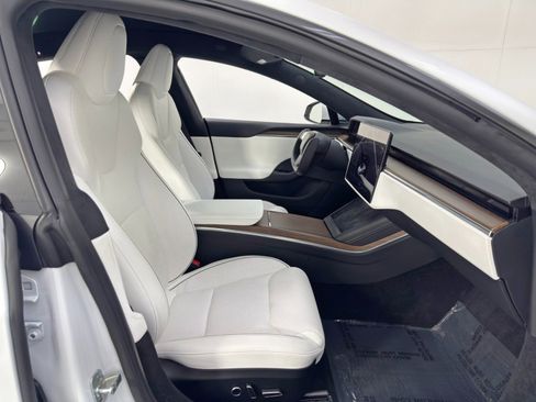 Used 2021 Tesla Model S Plaid image 16