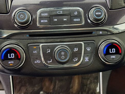 Used 2014 Chevrolet Impala LTZ FWD image 19