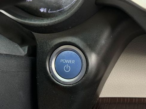 Used 2023 Toyota Sienna LE FWD image 21