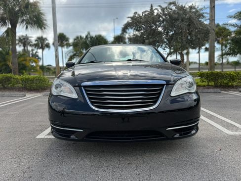 Used 2013 Chrysler 200 Touring FWD image 9