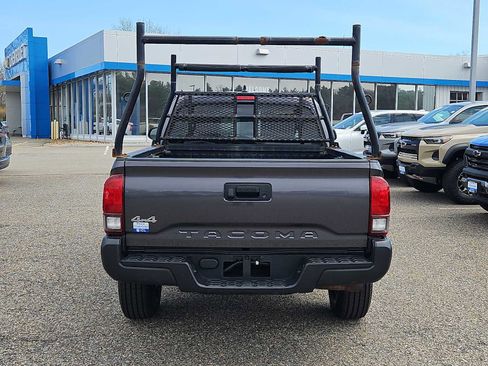 Used 2022 Toyota Tacoma SR AWD/4WD image 5