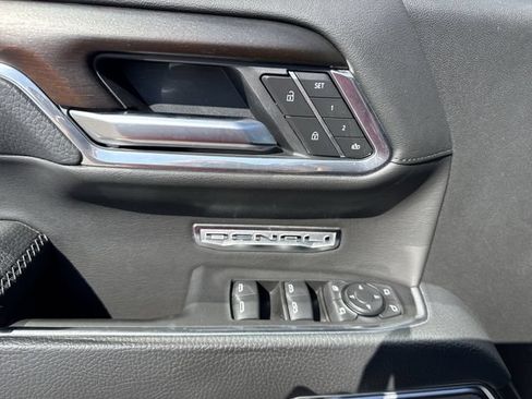 Used 2025 GMC Sierra 1500 Denali w/ Technology Package AWD/4WD image 24