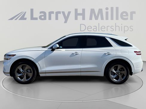 Used 2026 Genesis GV70 2.5T Advanced AWD/4WD image 2