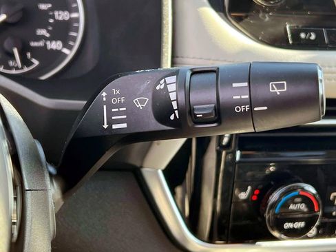 Used 2023 Nissan Rogue SL w/ SL Premium Package image 26