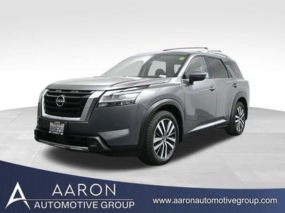 Used 2022 Nissan Pathfinder Platinum w/ Cargo Package