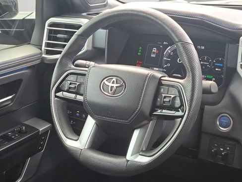 Used 2022 Toyota Tundra Platinum w/ Advanced Package AWD/4WD image 18