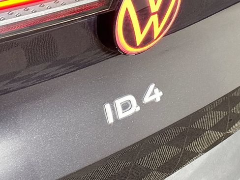 Certified 2025 Volkswagen ID.4 Pro S AWD/4WD image 27