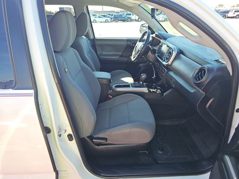 Used 2023 Toyota Tacoma SR5 w/ Technology Package image 15