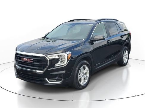 Certified 2024 GMC Terrain SLE w/ Driver Convenience Package FWD image 2