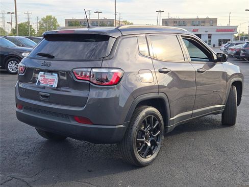 Certified 2024 Jeep Compass Latitude w/ Altitude Special Edition image 12