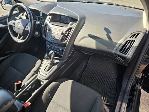 Used 2016 Ford Focus SE w/ SE Winter Package FWD image 10