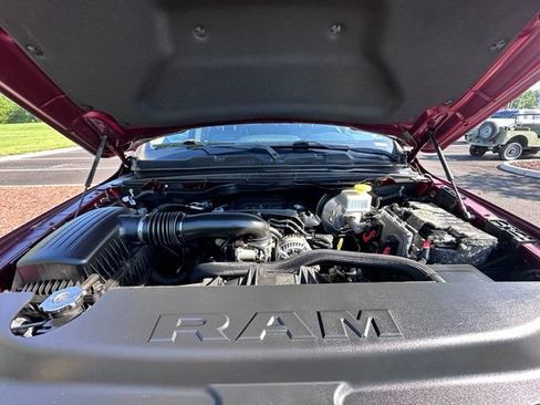 Used 2019 RAM 1500 Laramie AWD/4WD image 15