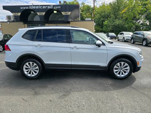 Used 2018 Volkswagen Tiguan S image 2