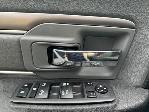 Used 2022 RAM 1500 Classic SLT w/ Electronics Group image 18