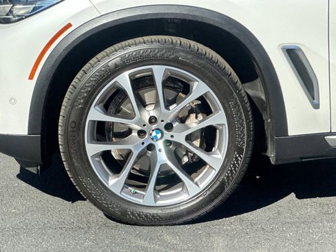 Used 2022 BMW X5 sDrive40i w/ Parking Assistance Package image 32